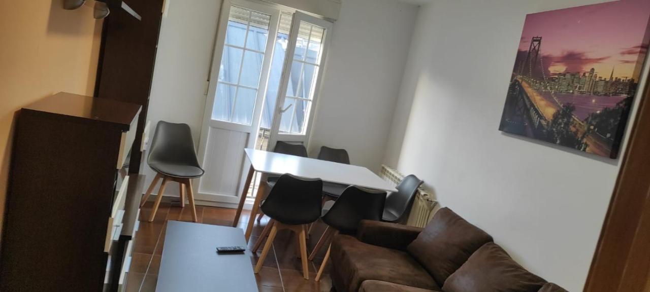 Apartmán Tin Apt Lugo Exteriér fotografie